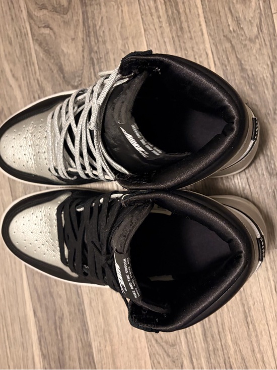 Nike Air Jordan 1 High Metallic Silver and Black - Picture 3 of 7